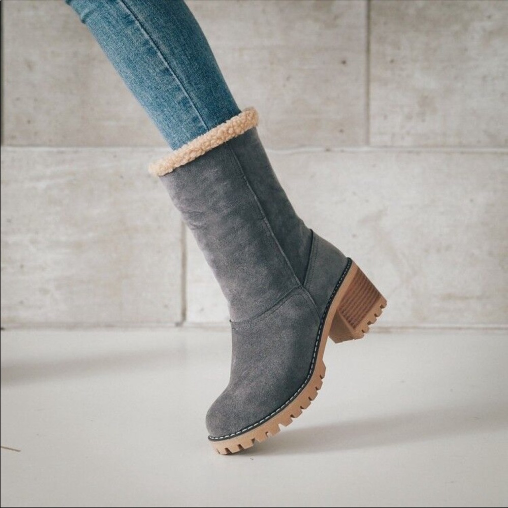 Snow boots